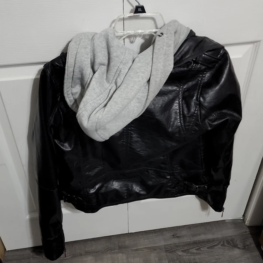 Winter jacket - Picture 4 of 6
